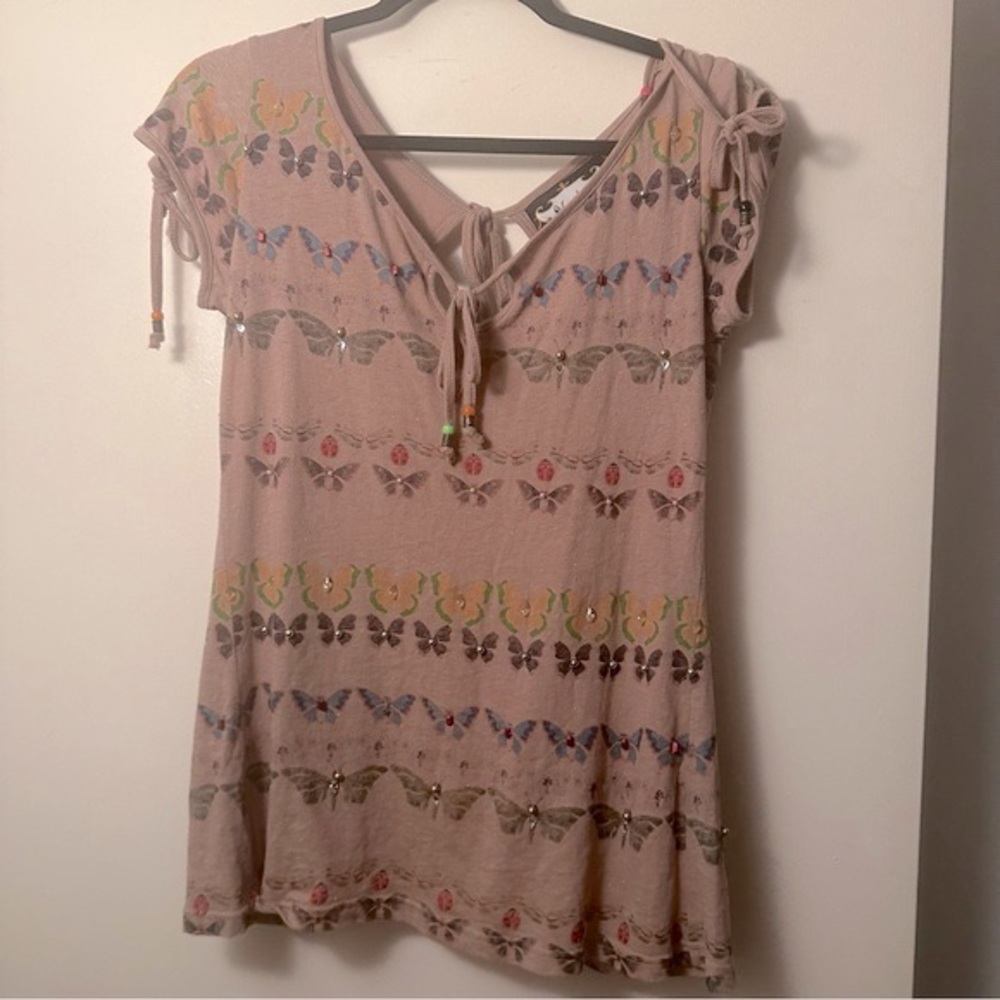 Meghan Los Angeles Tanish Butterfly Ladybug Print Jeweled Open Tie Back Shirt M